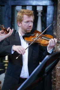 Albrecht Kühner: Violine
