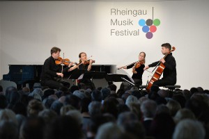 Martin Funda, Violine Johanna Staemmler, Violine Teresa Schwamm, Viola Peter-Philipp Staemmler, Violoncello