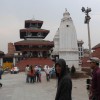 Tempel und Stupa  einträchtig nebeneinander